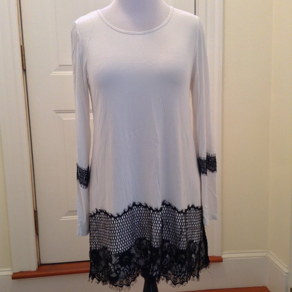 White Long-Sleeve Lace-Hem Dress